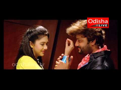 Sathire Sathi Sathi Hata Dhari Chalutha Movie